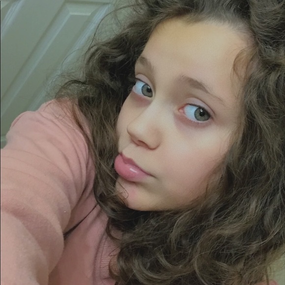 Meet your Posher, Chloe - Picture 1 of 1